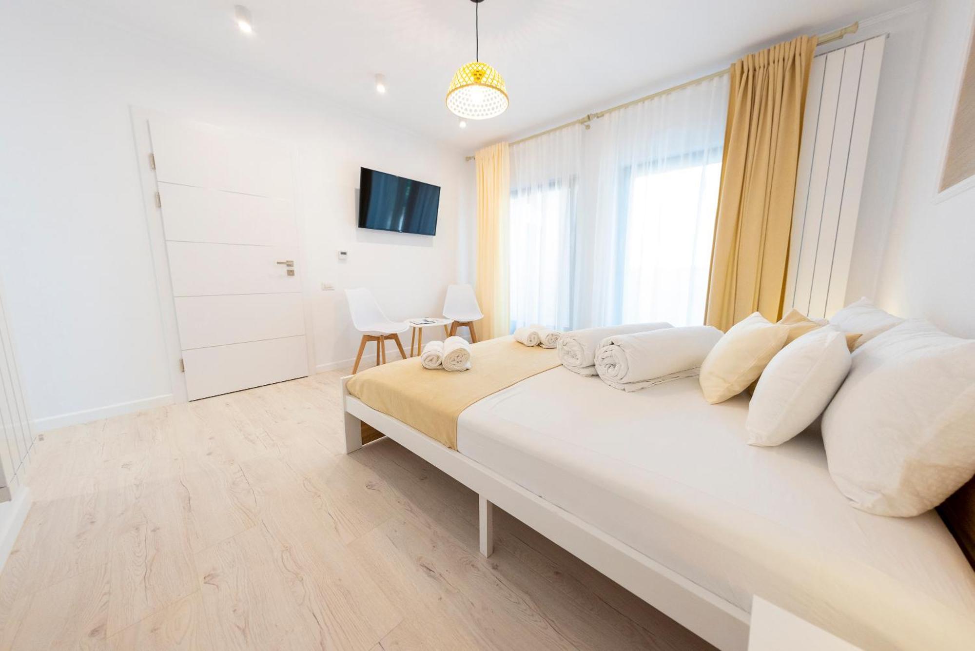 Casa Cu Nuc Hotel Alba Iulia Exterior photo