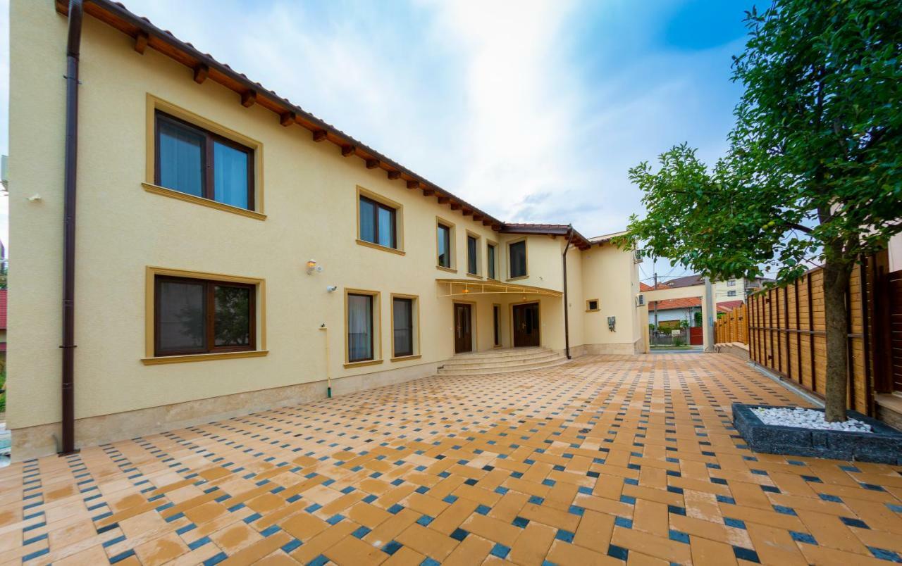 Casa Cu Nuc Hotel Alba Iulia Exterior photo