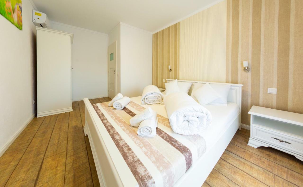 Casa Cu Nuc Hotel Alba Iulia Exterior photo
