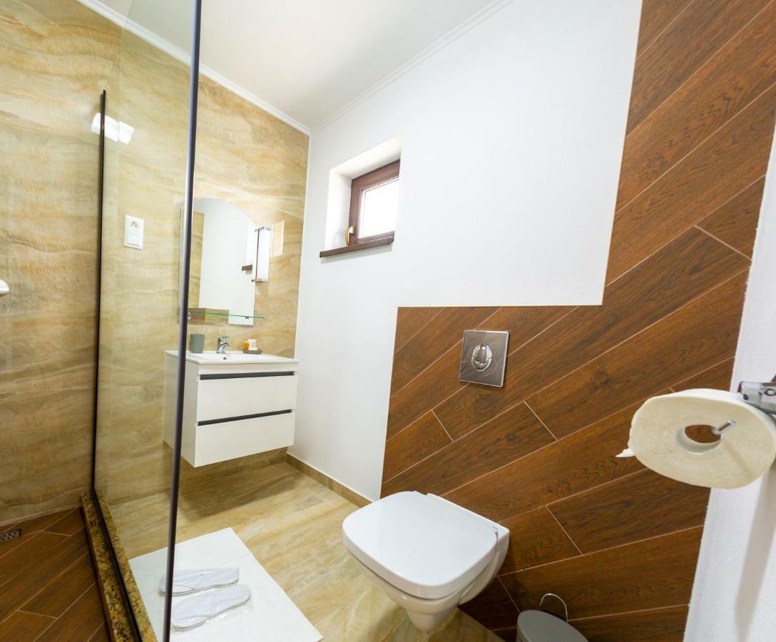 Casa Cu Nuc Hotel Alba Iulia Exterior photo